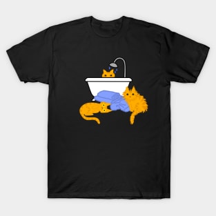 Orange Tabby Cats Taking a Bath T-Shirt